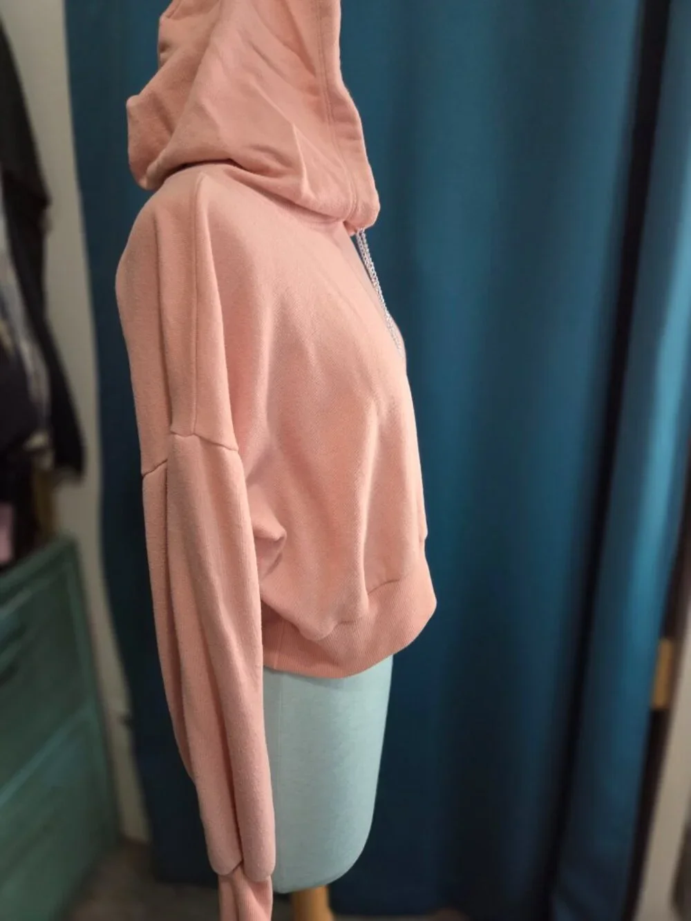 Pink Cropped Chain Hoodie | Edgy Streetwear Essential XL - Picture 2 of 7